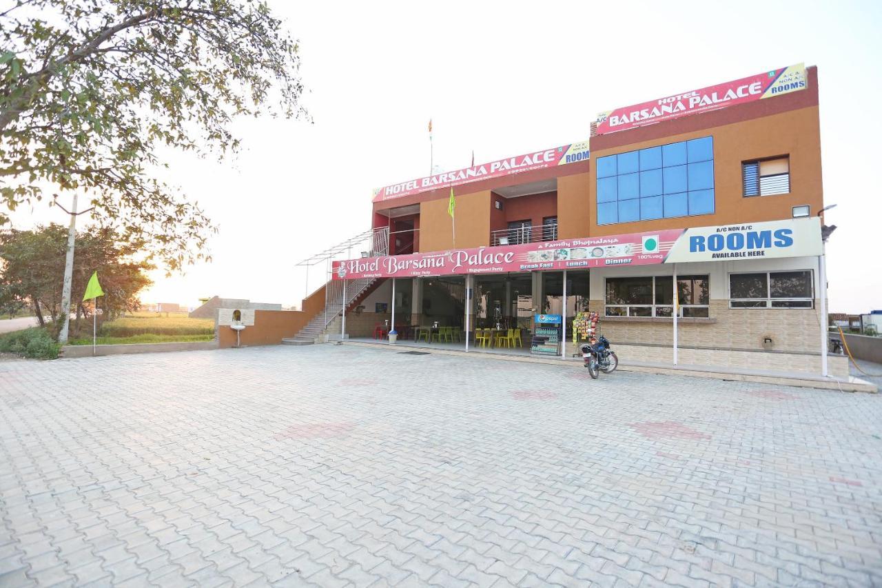 OYO 29517 Hotel Barsana Palace Chhata Bagian luar foto